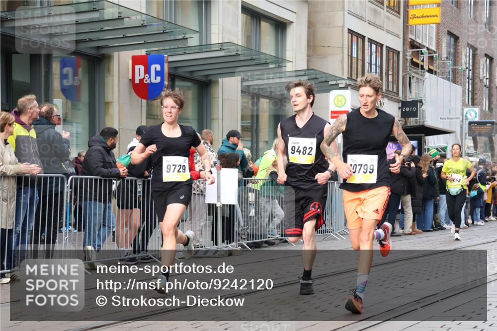 05.10.2025 - 20. swb-Marathon Bremen Strokosch-Dieckow http://msf.ph/oto/9242120 05.10.2025 10:48:34 Ziel 7414, 9014, 9216, 9255, 9261, 9317, 9482, 9583, 9674, 9729, 10047, 10449, 10733, 10799, 10877, 10973, 11248, 7414, 9014, 9216, 9255, 9261, 9317, 9482, 9583, 9674, 9729, 10047, 10449, 10733, 10799, 10877, 10973, 11248 meine-sportfotos.de