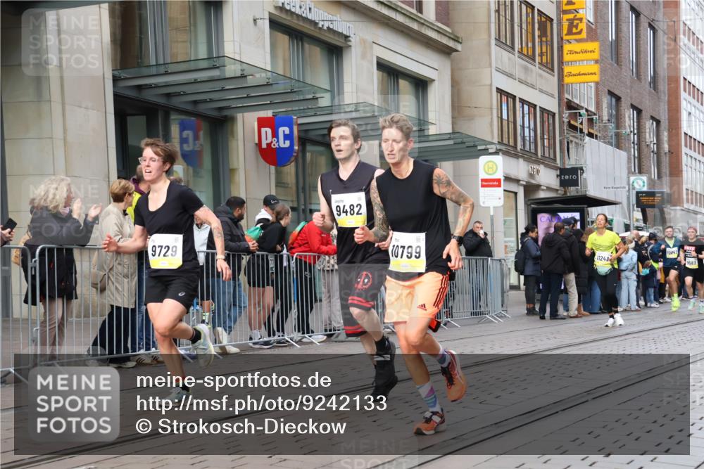 05.10.2025 - 20. swb-Marathon Bremen Strokosch-Dieckow http://msf.ph/oto/9242133 05.10.2025 10:48:34 Ziel 7414, 9014, 9216, 9255, 9261, 9317, 9482, 9583, 9674, 9729, 10047, 10449, 10733, 10799, 10877, 10973, 11248, 7414, 9014, 9216, 9255, 9261, 9317, 9482, 9583, 9674, 9729, 10047, 10449, 10733, 10799, 10877, 10973, 11248 meine-sportfotos.de