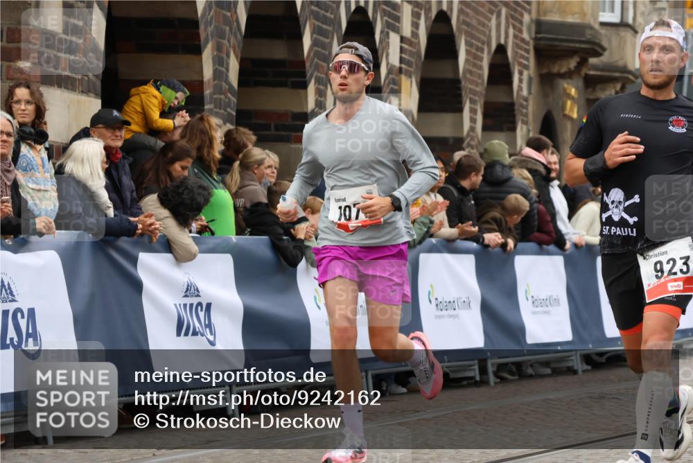 05.10.2025 - 20. swb-Marathon Bremen Strokosch-Dieckow http://msf.ph/oto/9242162 05.10.2025 12:43:41 Ziel 923, 1077 meine-sportfotos.de