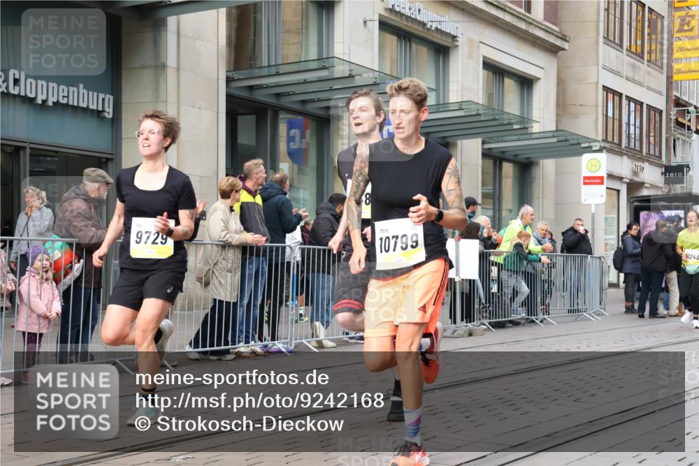 05.10.2025 - 20. swb-Marathon Bremen Strokosch-Dieckow http://msf.ph/oto/9242168 05.10.2025 10:48:34 Ziel 7414, 9014, 9216, 9255, 9261, 9317, 9482, 9583, 9674, 9729, 10047, 10449, 10733, 10799, 10877, 10973, 11248, 7414, 9014, 9216, 9255, 9261, 9317, 9482, 9583, 9674, 9729, 10047, 10449, 10733, 10799, 10877, 10973, 11248 meine-sportfotos.de