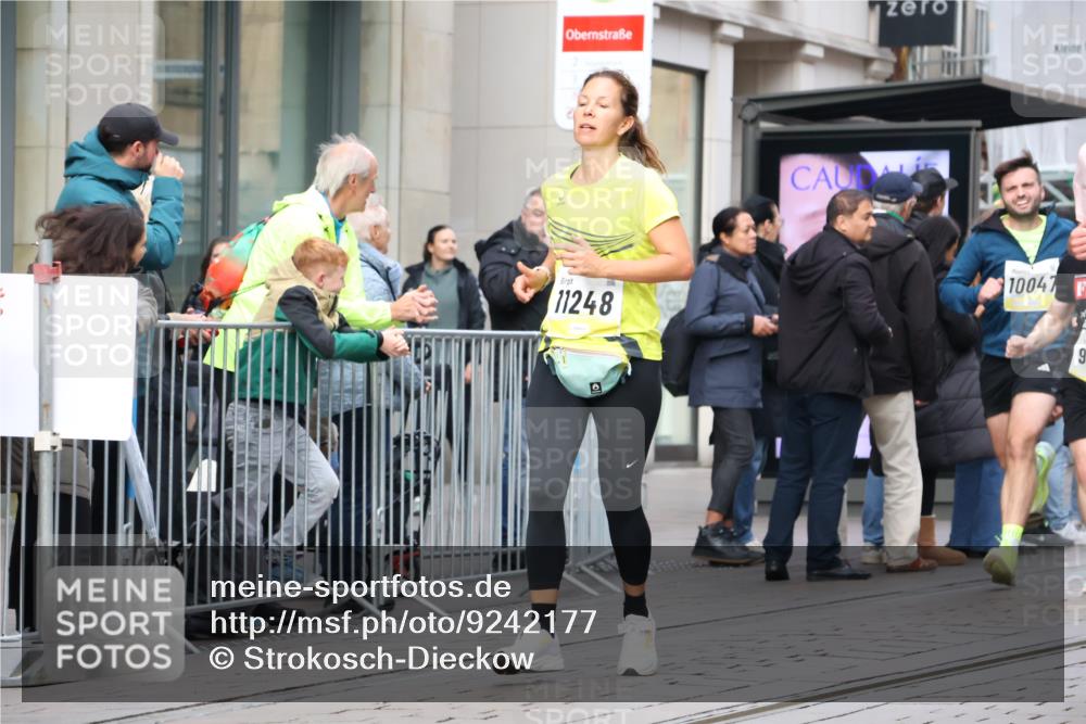 05.10.2025 - 20. swb-Marathon Bremen Strokosch-Dieckow http://msf.ph/oto/9242177 05.10.2025 10:48:36 Ziel 7202, 7414, 9014, 9216, 9255, 9261, 9317, 9482, 9556, 9583, 9674, 9729, 10047, 10449, 10733, 10799, 10877, 10973, 11248, 11695, 7202, 7414, 9014, 9216, 9255, 9261, 9317, 9482, 9556, 9583, 9674, 9729, 10047, 10449, 10733, 10799, 10877, 10973, 11248, 11695 meine-sportfotos.de