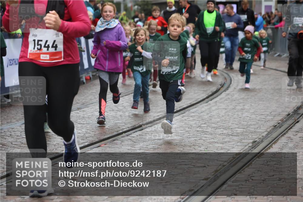 05.10.2025 - 20. swb-Marathon Bremen Strokosch-Dieckow http://msf.ph/oto/9242187 05.10.2025 15:22:36 Ziel 1544 meine-sportfotos.de