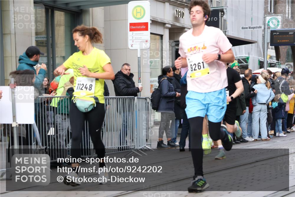 05.10.2025 - 20. swb-Marathon Bremen Strokosch-Dieckow http://msf.ph/oto/9242202 05.10.2025 10:48:36 Ziel 7202, 7414, 9014, 9216, 9255, 9261, 9317, 9482, 9556, 9583, 9674, 9729, 10047, 10449, 10733, 10799, 10877, 10973, 11248, 11695, 7202, 7414, 9014, 9216, 9255, 9261, 9317, 9482, 9556, 9583, 9674, 9729, 10047, 10449, 10733, 10799, 10877, 10973, 11248, 11695 meine-sportfotos.de