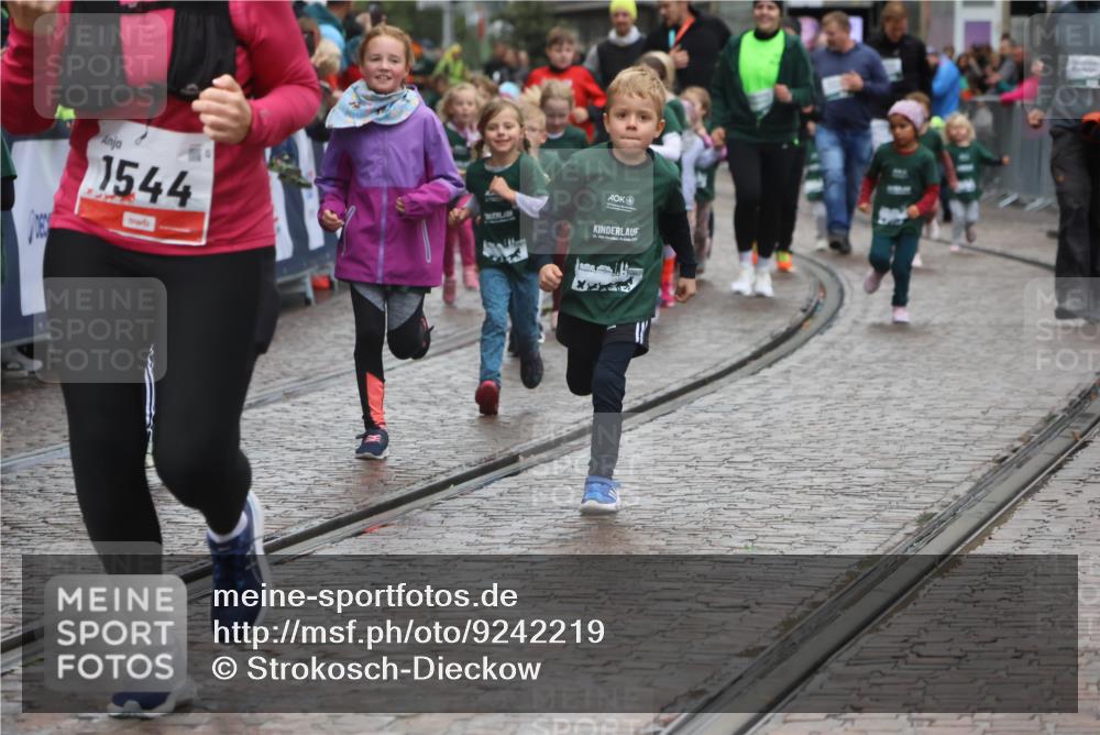 05.10.2025 - 20. swb-Marathon Bremen Strokosch-Dieckow http://msf.ph/oto/9242219 05.10.2025 15:22:37 Ziel 1544 meine-sportfotos.de
