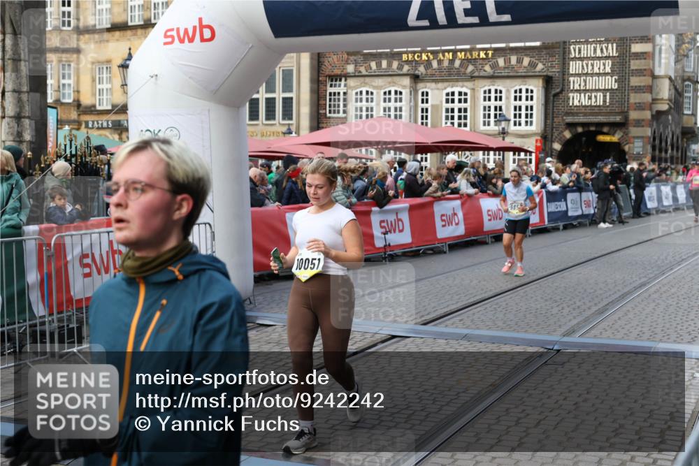 05.10.2025 - 20. swb-Marathon Bremen Yannick Fuchs http://msf.ph/oto/9242242 05.10.2025 11:08:56 Ziel 9191, 9274, 9276, 9589, 9721, 9853, 10051, 10567, 10939, 11479, 11590 meine-sportfotos.de