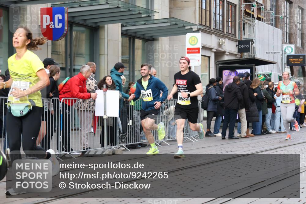 05.10.2025 - 20. swb-Marathon Bremen Strokosch-Dieckow http://msf.ph/oto/9242265 05.10.2025 10:48:38 Ziel 7202, 7414, 9014, 9216, 9255, 9261, 9317, 9482, 9556, 9583, 9674, 10047, 10449, 10733, 10799, 10877, 10973, 11248, 11673, 11695, 7202, 7414, 9014, 9216, 9255, 9261, 9317, 9482, 9556, 9583, 9674, 10047, 10449, 10733, 10799, 10877, 10973, 11248, 11673, 11695 meine-sportfotos.de