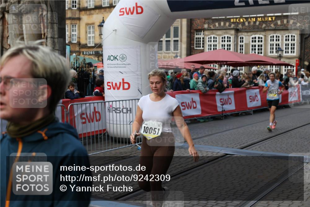 05.10.2025 - 20. swb-Marathon Bremen Yannick Fuchs http://msf.ph/oto/9242309 05.10.2025 11:08:56 Ziel 9191, 9274, 9276, 9589, 9721, 9853, 10051, 10567, 10939, 11479, 11590 meine-sportfotos.de