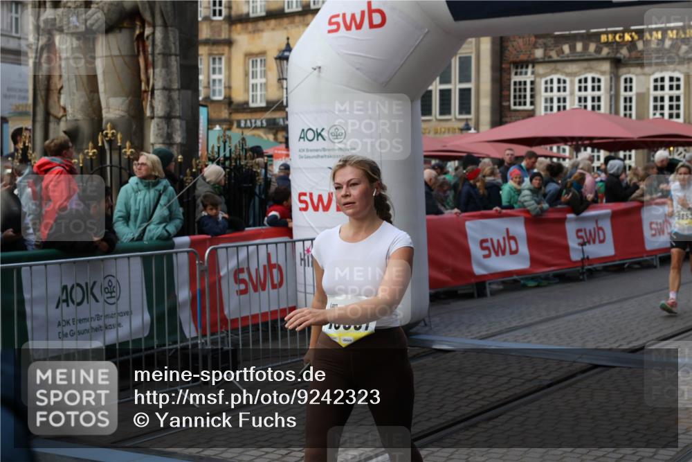 05.10.2025 - 20. swb-Marathon Bremen Yannick Fuchs http://msf.ph/oto/9242323 05.10.2025 11:08:57 Ziel 9191, 9274, 9276, 9589, 9721, 9853, 10051, 10567, 10939, 11479, 11590 meine-sportfotos.de