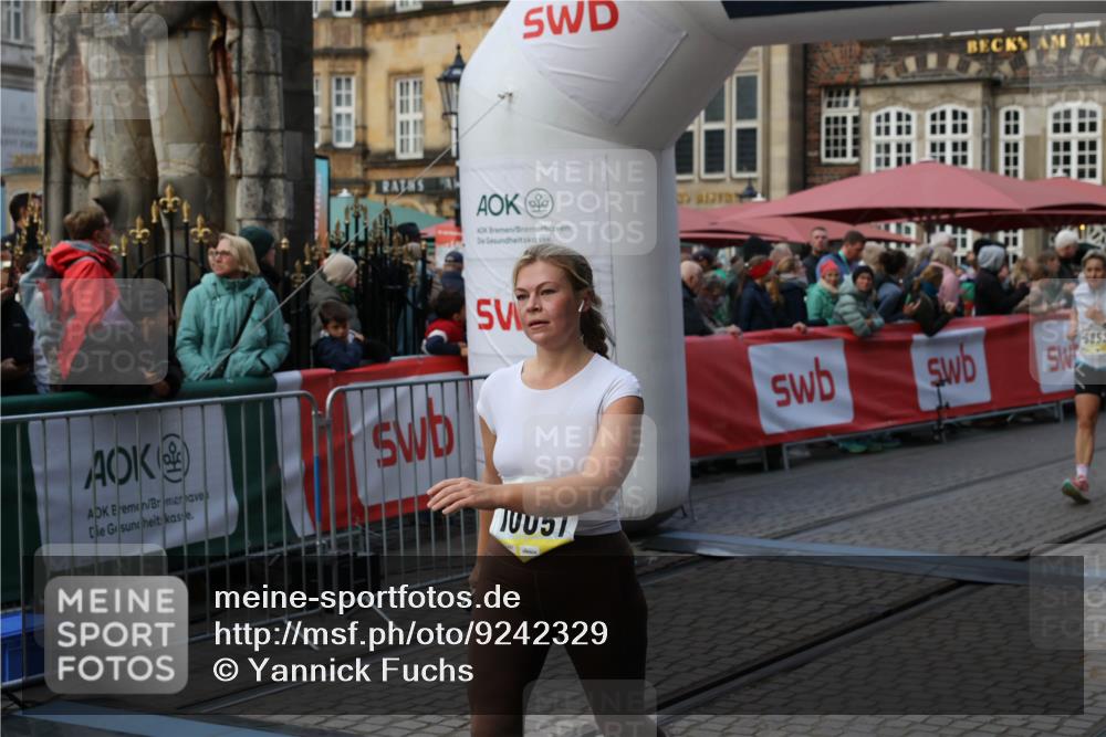 05.10.2025 - 20. swb-Marathon Bremen Yannick Fuchs http://msf.ph/oto/9242329 05.10.2025 11:08:57 Ziel 9191, 9274, 9276, 9589, 9721, 9853, 10051, 10567, 10939, 11479, 11590 meine-sportfotos.de