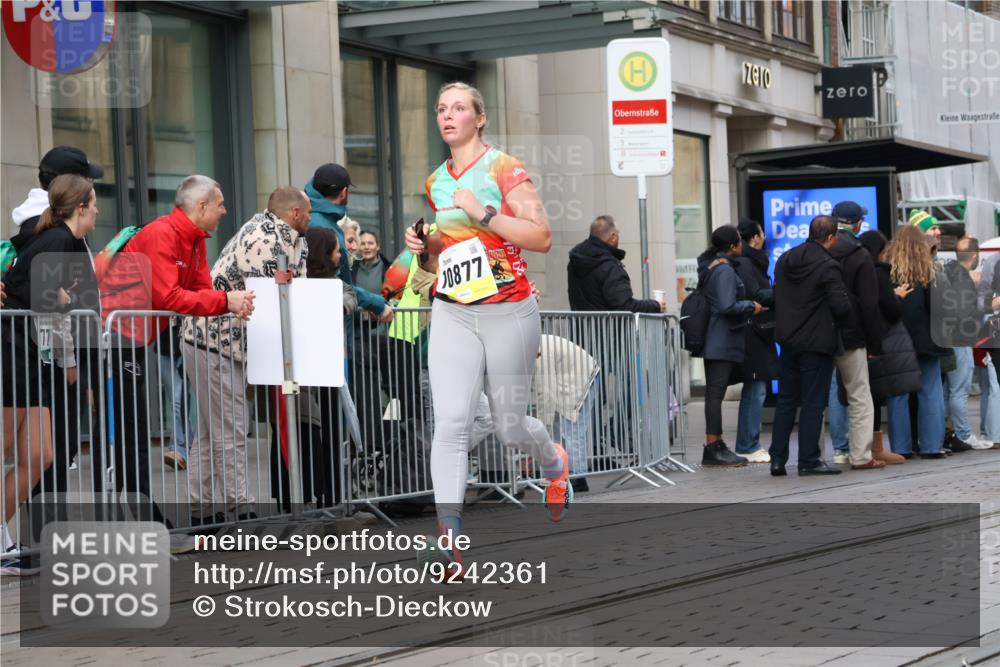 05.10.2025 - 20. swb-Marathon Bremen Strokosch-Dieckow http://msf.ph/oto/9242361 05.10.2025 10:48:40 Ziel 7202, 7414, 9014, 9216, 9255, 9317, 9457, 9556, 9583, 9674, 10016, 10047, 10221, 10449, 10733, 10877, 10973, 11248, 11673, 11695, 7202, 7414, 9014, 9216, 9255, 9317, 9457, 9556, 9583, 9674, 10016, 10047, 10221, 10449, 10733, 10877, 10973, 11248, 11673, 11695 meine-sportfotos.de