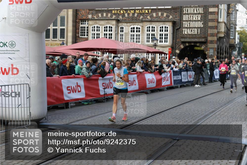05.10.2025 - 20. swb-Marathon Bremen Yannick Fuchs http://msf.ph/oto/9242375 05.10.2025 11:08:57 Ziel 9191, 9274, 9276, 9589, 9721, 9853, 10051, 10567, 10939, 11479, 11590 meine-sportfotos.de