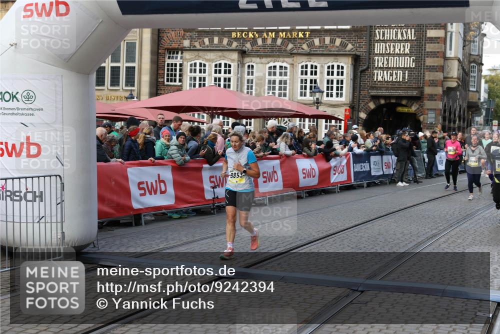 05.10.2025 - 20. swb-Marathon Bremen Yannick Fuchs http://msf.ph/oto/9242394 05.10.2025 11:08:58 Ziel 9184, 9191, 9274, 9589, 9721, 9853, 10051, 10567, 10939, 11479, 11590 meine-sportfotos.de