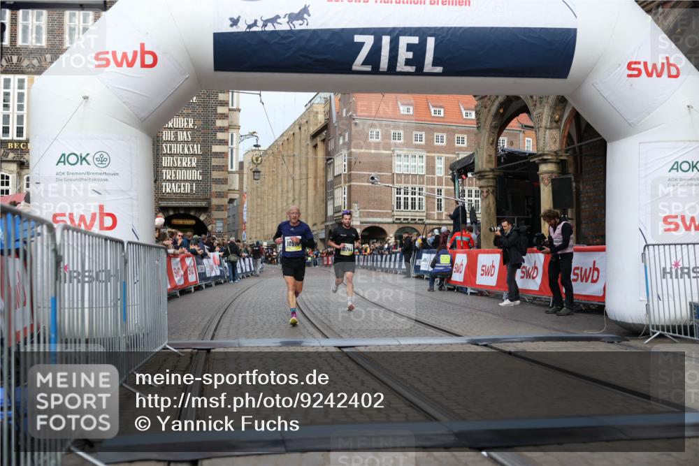 05.10.2025 - 20. swb-Marathon Bremen Yannick Fuchs http://msf.ph/oto/9242402 05.10.2025 10:41:33 Ziel 10744, 10910 meine-sportfotos.de