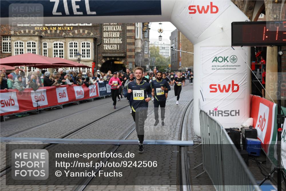 05.10.2025 - 20. swb-Marathon Bremen Yannick Fuchs http://msf.ph/oto/9242506 05.10.2025 11:09:00 Ziel 9184, 9274, 9721, 9853, 9912, 10051, 10248, 10714, 10840 meine-sportfotos.de