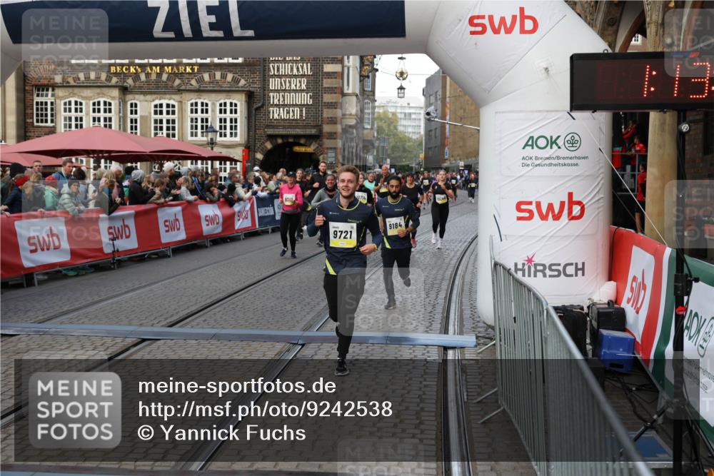 05.10.2025 - 20. swb-Marathon Bremen Yannick Fuchs http://msf.ph/oto/9242538 05.10.2025 11:09:00 Ziel 9184, 9274, 9721, 9853, 9912, 10051, 10248, 10714, 10840 meine-sportfotos.de