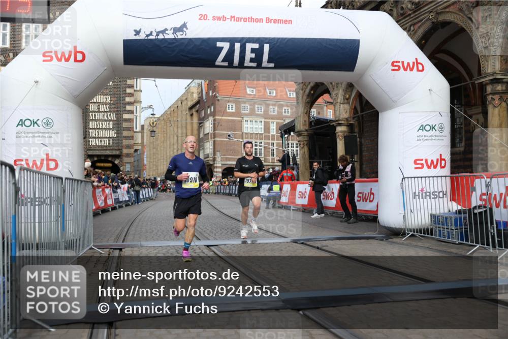 05.10.2025 - 20. swb-Marathon Bremen Yannick Fuchs http://msf.ph/oto/9242553 05.10.2025 10:41:34 Ziel 10744, 10910 meine-sportfotos.de