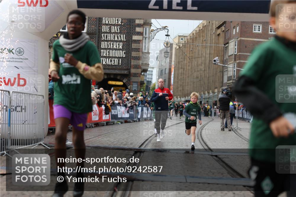 05.10.2025 - 20. swb-Marathon Bremen Yannick Fuchs http://msf.ph/oto/9242587 05.10.2025 15:20:19 Ziel  meine-sportfotos.de