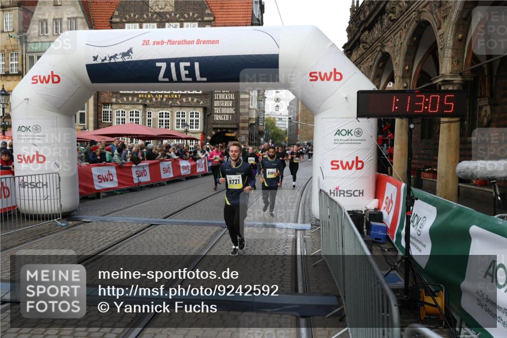 05.10.2025 - 20. swb-Marathon Bremen Yannick Fuchs http://msf.ph/oto/9242592 05.10.2025 11:09:01 Ziel 9184, 9466, 9721, 9774, 9853, 9912, 10031, 10051, 10248, 10714, 10840 meine-sportfotos.de