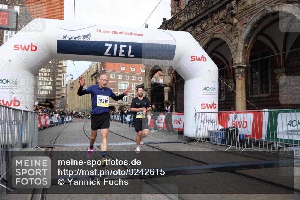 05.10.2025 - 20. swb-Marathon Bremen Yannick Fuchs http://msf.ph/oto/9242615 05.10.2025 10:41:35 Ziel 10744, 10910 meine-sportfotos.de