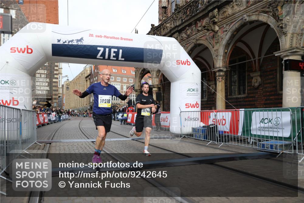 05.10.2025 - 20. swb-Marathon Bremen Yannick Fuchs http://msf.ph/oto/9242645 05.10.2025 10:41:35 Ziel 10744, 10910 meine-sportfotos.de
