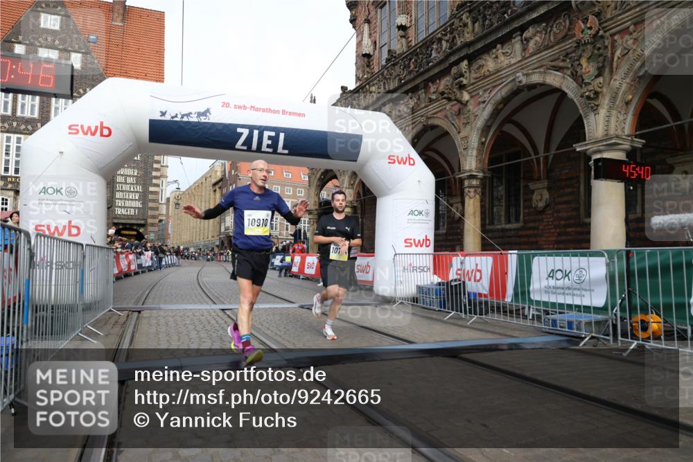 05.10.2025 - 20. swb-Marathon Bremen Yannick Fuchs http://msf.ph/oto/9242665 05.10.2025 10:41:35 Ziel 10744, 10910 meine-sportfotos.de