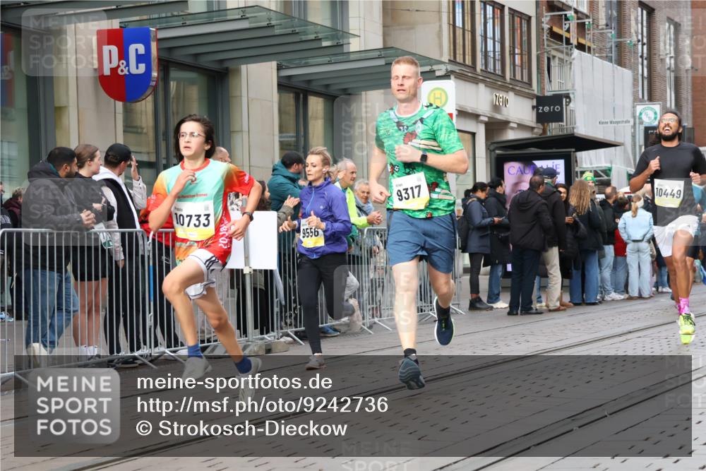 05.10.2025 - 20. swb-Marathon Bremen Strokosch-Dieckow http://msf.ph/oto/9242736 05.10.2025 10:48:54 Ziel 7202, 9014, 9206, 9216, 9317, 9333, 9435, 9457, 9555, 9556, 9708, 10016, 10118, 10221, 10449, 10519, 10673, 10715, 10733, 10735, 11057, 11319, 11598, 11672, 11673, 11695, 7202, 9014, 9206, 9216, 9317, 9333, 9435, 9457, 9555, 9556, 9708, 10016, 10118, 10221, 10449, 10519, 10673, 10715, 10733, 10735, 11057, 11319, 11598, 11672, 11673, 11695 meine-sportfotos.de