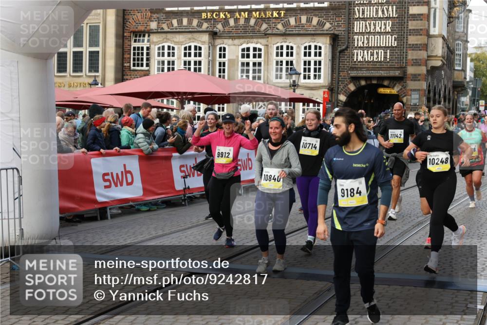 05.10.2025 - 20. swb-Marathon Bremen Yannick Fuchs http://msf.ph/oto/9242817 05.10.2025 11:09:03 Ziel 9184, 9466, 9721, 9774, 9853, 9912, 10031, 10087, 10248, 10714, 10840, 11126, 11142 meine-sportfotos.de