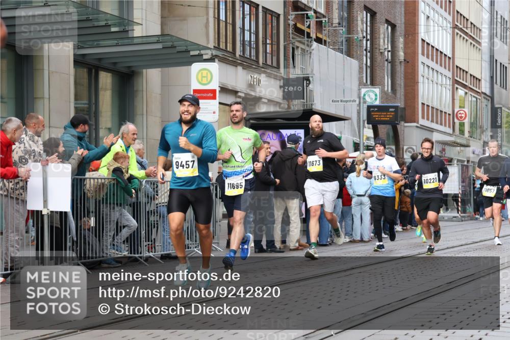 05.10.2025 - 20. swb-Marathon Bremen Strokosch-Dieckow http://msf.ph/oto/9242820 05.10.2025 10:48:57 Ziel 7202, 9014, 9206, 9233, 9333, 9435, 9457, 9555, 9556, 9708, 10016, 10118, 10221, 10381, 10449, 10519, 10673, 10715, 10735, 11057, 11319, 11487, 11598, 11672, 11673, 11695, 7202, 9014, 9206, 9233, 9333, 9435, 9457, 9555, 9556, 9708, 10016, 10118, 10221, 10381, 10449, 10519, 10673, 10715, 10735, 11057, 11319, 11487, 11598, 11672, 11673, 11695 meine-sportfotos.de