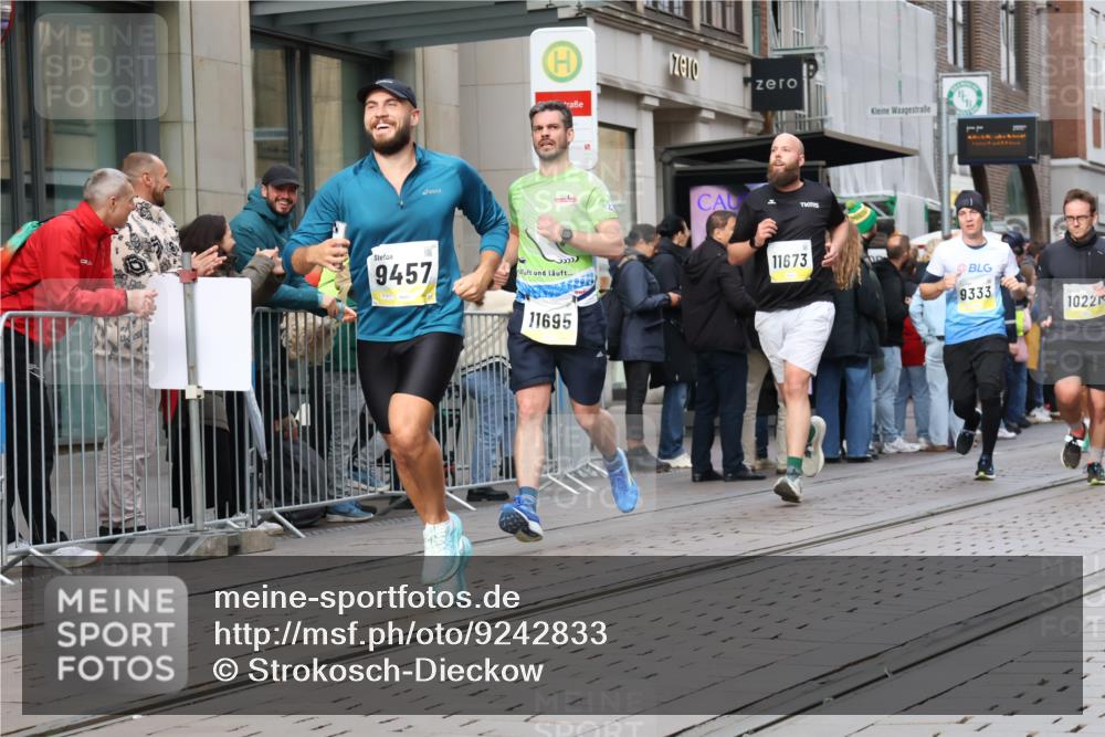 05.10.2025 - 20. swb-Marathon Bremen Strokosch-Dieckow http://msf.ph/oto/9242833 05.10.2025 10:48:57 Ziel 7202, 9014, 9206, 9233, 9333, 9435, 9457, 9555, 9556, 9708, 10016, 10118, 10221, 10381, 10449, 10519, 10673, 10715, 10735, 11057, 11319, 11487, 11598, 11672, 11673, 11695, 7202, 9014, 9206, 9233, 9333, 9435, 9457, 9555, 9556, 9708, 10016, 10118, 10221, 10381, 10449, 10519, 10673, 10715, 10735, 11057, 11319, 11487, 11598, 11672, 11673, 11695 meine-sportfotos.de