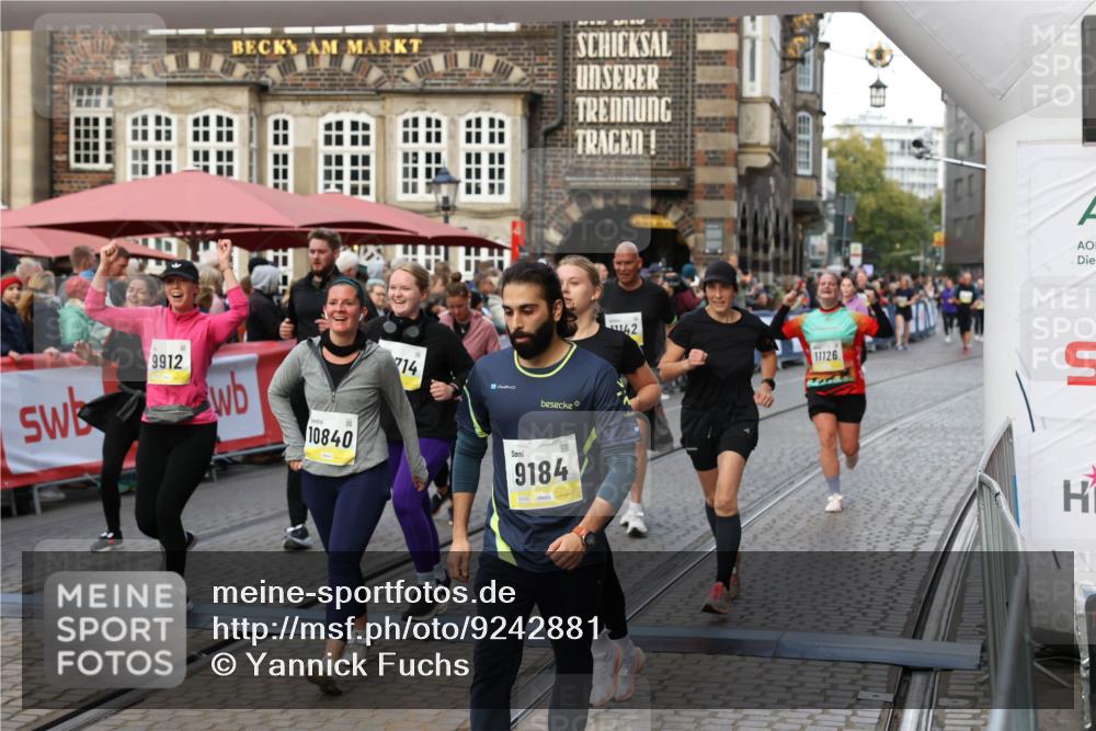 05.10.2025 - 20. swb-Marathon Bremen Yannick Fuchs http://msf.ph/oto/9242881 05.10.2025 11:09:04 Ziel 9184, 9466, 9721, 9774, 9853, 9912, 10031, 10087, 10248, 10714, 10840, 11126, 11142 meine-sportfotos.de