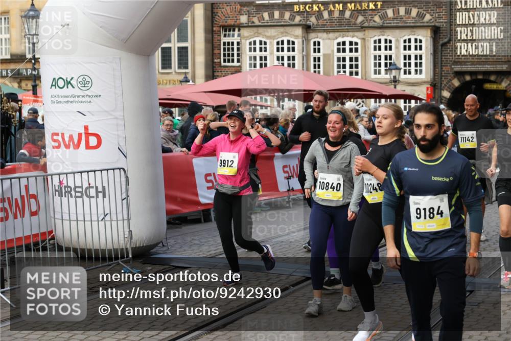 05.10.2025 - 20. swb-Marathon Bremen Yannick Fuchs http://msf.ph/oto/9242930 05.10.2025 11:09:04 Ziel 9184, 9466, 9721, 9774, 9853, 9912, 10031, 10087, 10248, 10714, 10840, 11126, 11142 meine-sportfotos.de