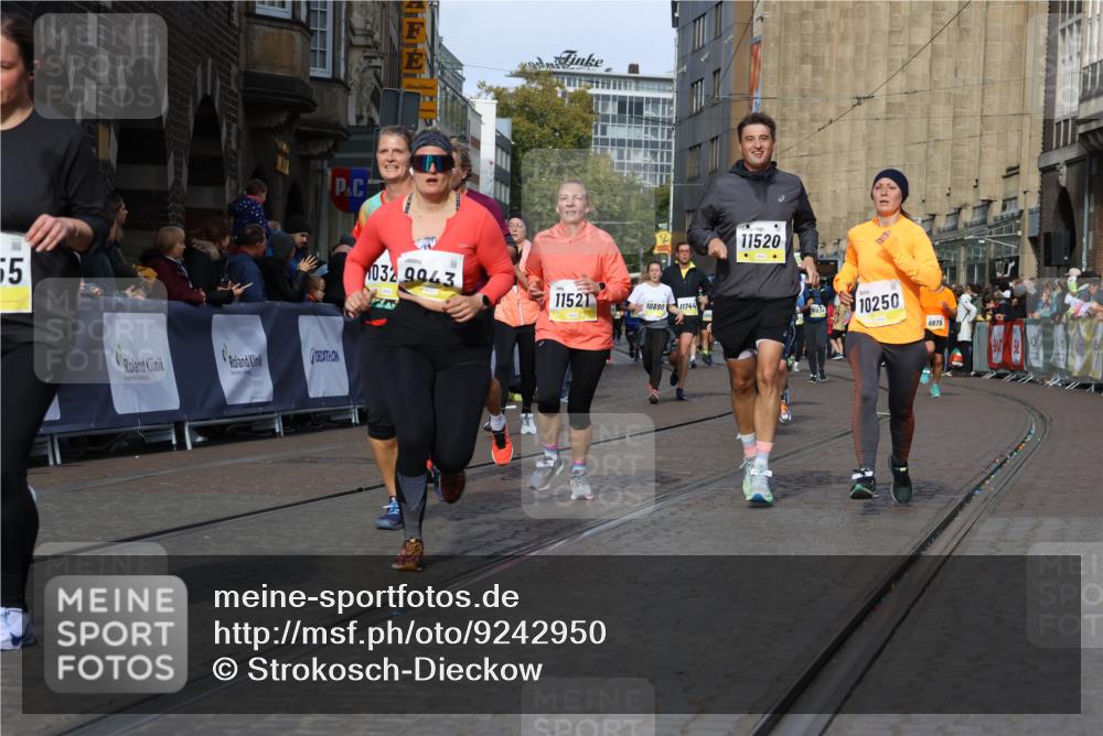 05.10.2025 - 20. swb-Marathon Bremen Strokosch-Dieckow http://msf.ph/oto/9242950 05.10.2025 10:57:42 Ziel 9309, 9372, 9585, 9943, 9979, 10225, 10250, 10329, 10341, 10555, 10890, 11457, 11520, 11521, 11575, 11731, 11744 meine-sportfotos.de