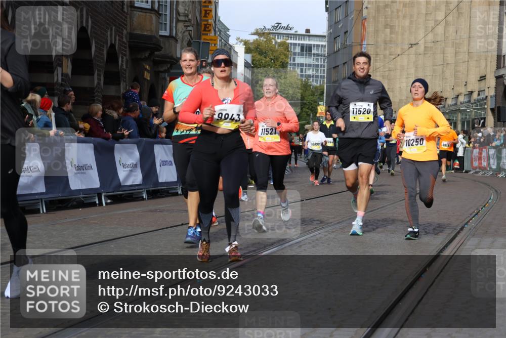 05.10.2025 - 20. swb-Marathon Bremen Strokosch-Dieckow http://msf.ph/oto/9243033 05.10.2025 10:57:42 Ziel 9309, 9372, 9585, 9943, 9979, 10225, 10250, 10329, 10341, 10555, 10890, 11457, 11520, 11521, 11575, 11731, 11744 meine-sportfotos.de