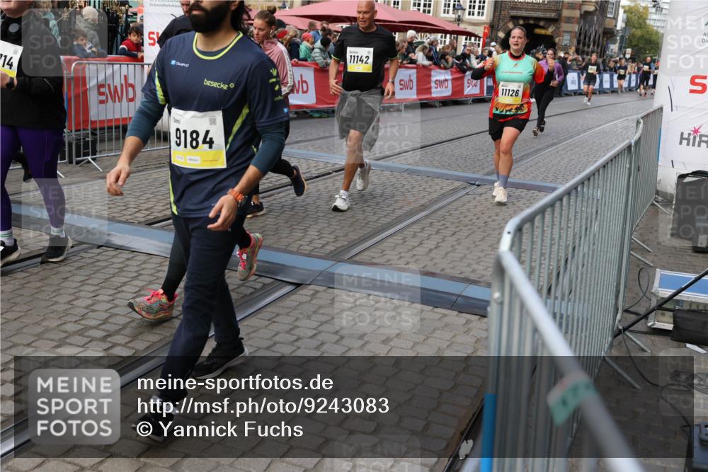 05.10.2025 - 20. swb-Marathon Bremen Yannick Fuchs http://msf.ph/oto/9243083 05.10.2025 11:09:06 Ziel 9184, 9466, 9721, 9774, 9912, 10031, 10087, 10248, 10458, 10714, 10840, 11126, 11142 meine-sportfotos.de