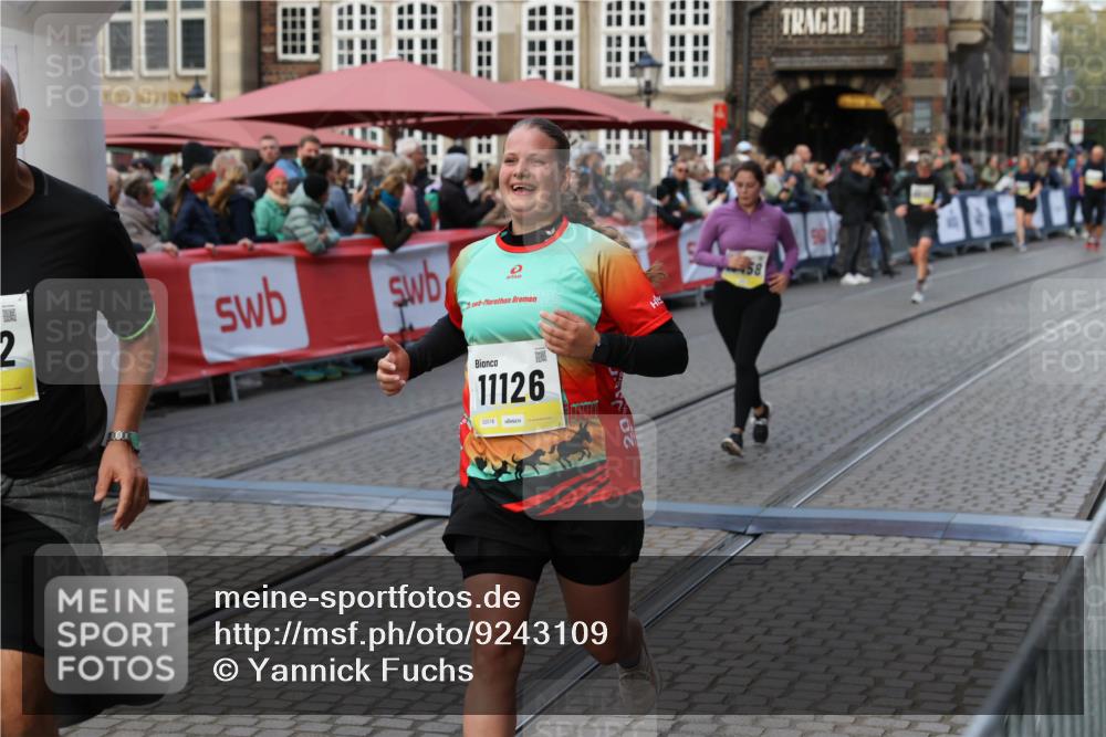 05.10.2025 - 20. swb-Marathon Bremen Yannick Fuchs http://msf.ph/oto/9243109 05.10.2025 11:09:07 Ziel 9184, 9466, 9774, 9912, 10031, 10087, 10248, 10458, 10714, 10840, 11126, 11142 meine-sportfotos.de