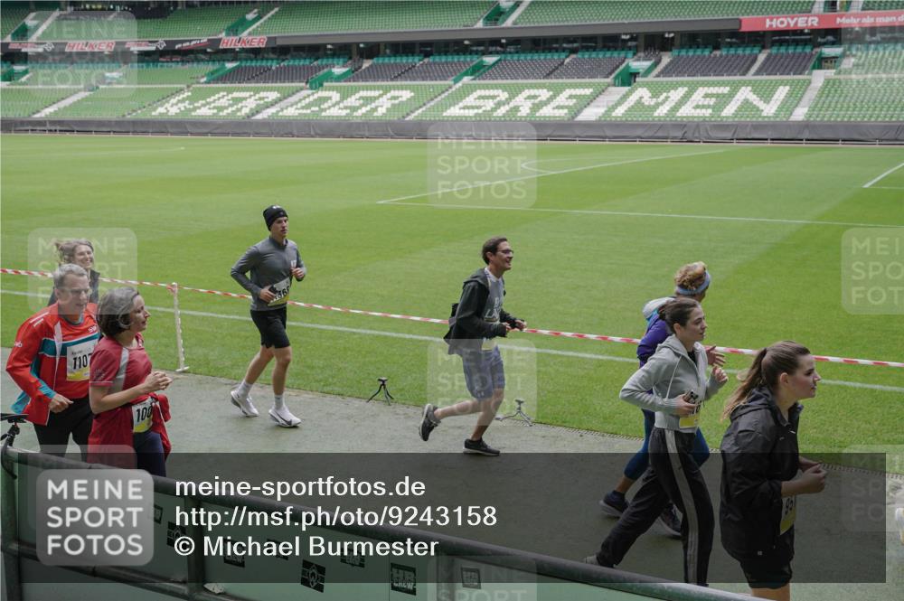 05.10.2025 - 20. swb-Marathon Bremen Michael Burmester http://msf.ph/oto/9243158 05.10.2025 10:36:01 Laufen im Stadion 7177, 7178, 7908, 8585, 9005, 9173, 9174, 9215, 9231, 9278, 9327, 9330, 9346, 9349, 9370, 9371, 9378, 9389, 9433, 9443, 9450, 9451, 9454, 9462, 9508, 9516, 9518, 9542, 9550, 9576, 9609, 9611, 9612, 9634, 9686, 9737, 9747, 9790, 9880, 9886, 9904, 9914, 9937, 9954, 9962, 9977, 10006, 10039, 10055, 10059, 10063, 10079, 10084, 10127, 10138, 10139, 10143, 10145, 10182, 10219, 10225, 10228, 10250, 10293, 10311, 10324, 10336, 10353, 10359, 10367, 10368, 10391, 7163 meine-sportfotos.de