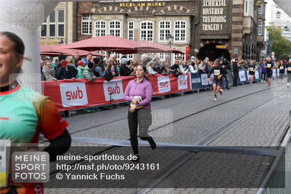 05.10.2025 - 20. swb-Marathon Bremen Yannick Fuchs http://msf.ph/oto/9243161 05.10.2025 11:09:09 Ziel 9466, 9774, 9912, 10031, 10087, 10248, 10458, 10714, 10840, 11126, 11142 meine-sportfotos.de