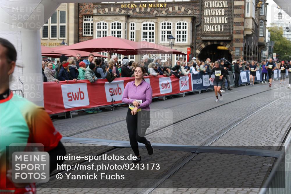05.10.2025 - 20. swb-Marathon Bremen Yannick Fuchs http://msf.ph/oto/9243173 05.10.2025 11:09:09 Ziel 9466, 9774, 9912, 10031, 10087, 10248, 10458, 10714, 10840, 11126, 11142 meine-sportfotos.de