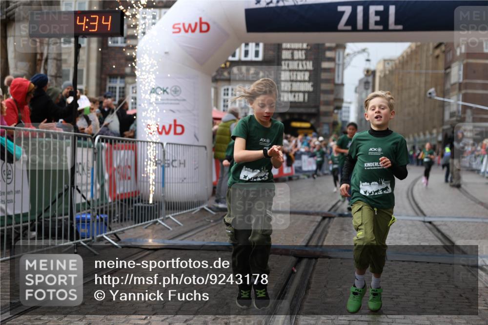 05.10.2025 - 20. swb-Marathon Bremen Yannick Fuchs http://msf.ph/oto/9243178 05.10.2025 15:20:30 Ziel  meine-sportfotos.de
