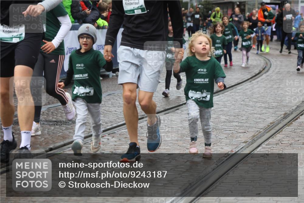 05.10.2025 - 20. swb-Marathon Bremen Strokosch-Dieckow http://msf.ph/oto/9243187 05.10.2025 15:22:52 Ziel  meine-sportfotos.de