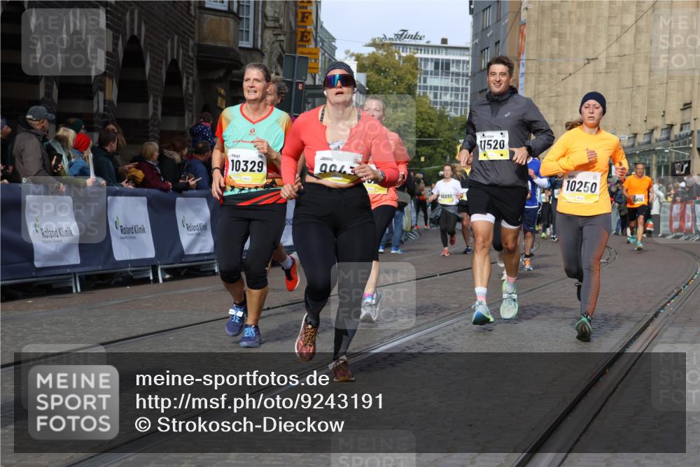 05.10.2025 - 20. swb-Marathon Bremen Strokosch-Dieckow http://msf.ph/oto/9243191 05.10.2025 10:57:42 Ziel 9309, 9372, 9585, 9943, 9979, 10225, 10250, 10329, 10341, 10555, 10890, 11457, 11520, 11521, 11575, 11731, 11744 meine-sportfotos.de