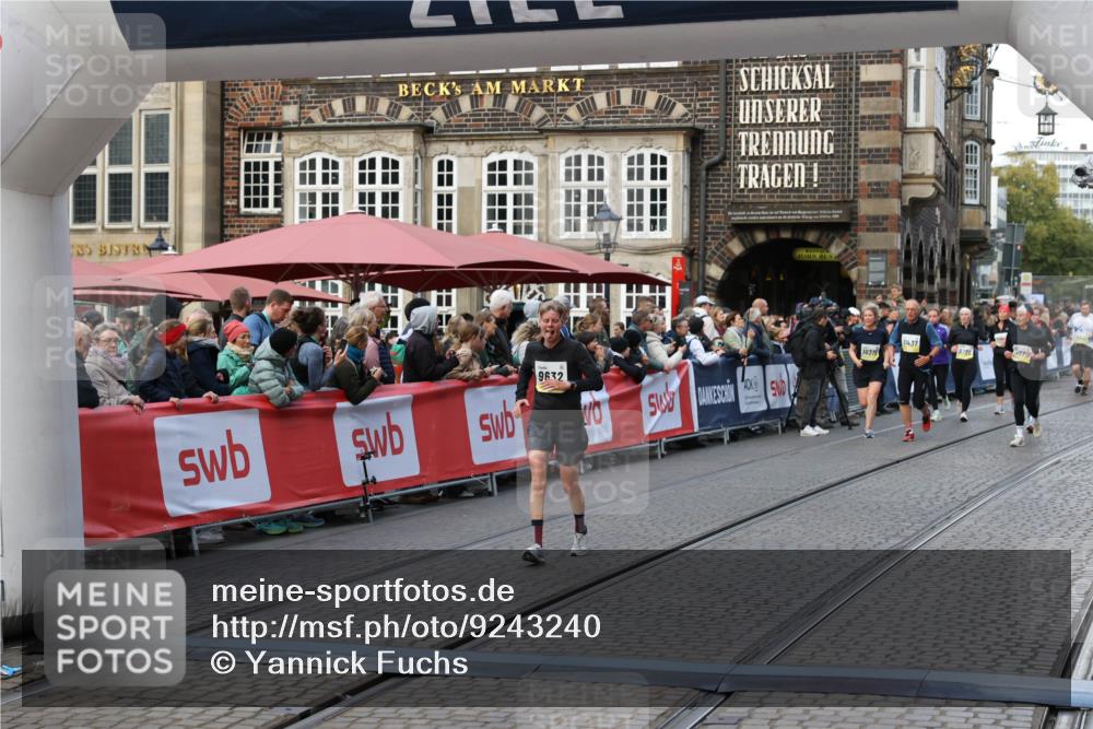 05.10.2025 - 20. swb-Marathon Bremen Yannick Fuchs http://msf.ph/oto/9243240 05.10.2025 11:09:12 Ziel 9632, 10087, 10458, 11126, 11142 meine-sportfotos.de