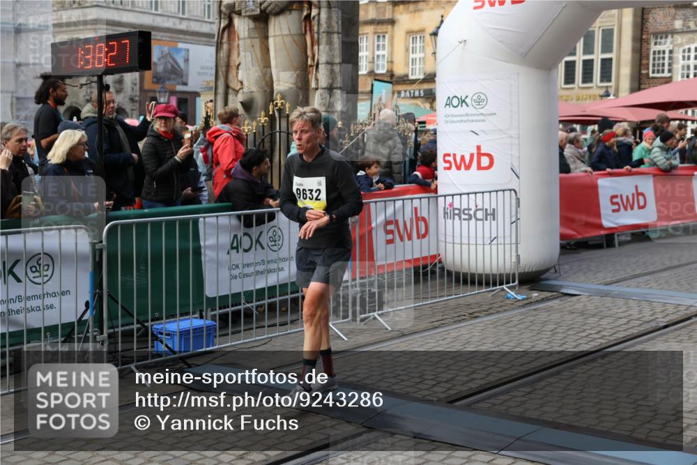 05.10.2025 - 20. swb-Marathon Bremen Yannick Fuchs http://msf.ph/oto/9243286 05.10.2025 11:09:16 Ziel 9632, 9798, 9815, 10315, 10784, 11379, 11437 meine-sportfotos.de