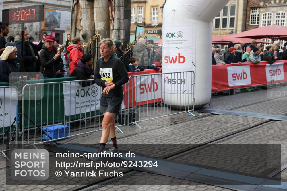 05.10.2025 - 20. swb-Marathon Bremen Yannick Fuchs http://msf.ph/oto/9243294 05.10.2025 11:09:16 Ziel 9632, 9798, 9815, 10315, 10784, 11379, 11437 meine-sportfotos.de