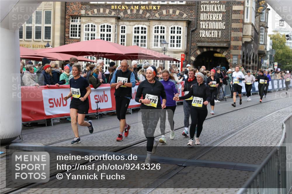 05.10.2025 - 20. swb-Marathon Bremen Yannick Fuchs http://msf.ph/oto/9243326 05.10.2025 11:09:17 Ziel 9632, 9798, 9815, 10315, 10784, 11379, 11437 meine-sportfotos.de