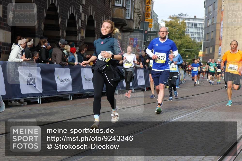 05.10.2025 - 20. swb-Marathon Bremen Strokosch-Dieckow http://msf.ph/oto/9243346 05.10.2025 10:57:47 Ziel 9221, 9979, 10219, 10341, 10651, 10834, 10890, 10975, 11023, 11457, 11469, 11520, 11521, 11564, 11575, 11731, 11744 meine-sportfotos.de