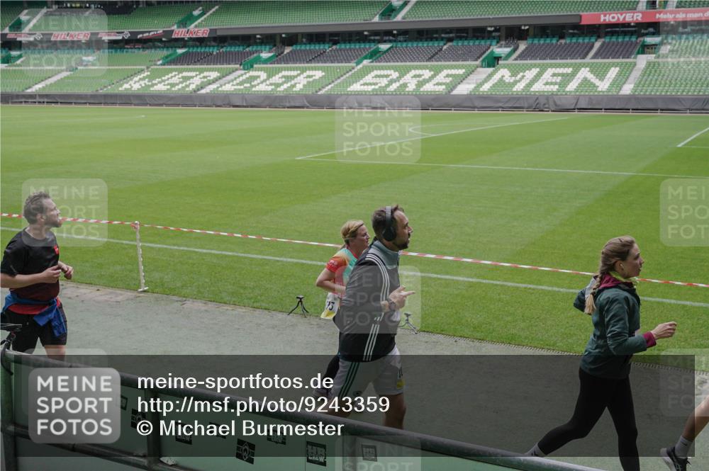 05.10.2025 - 20. swb-Marathon Bremen Michael Burmester http://msf.ph/oto/9243359 05.10.2025 10:36:06 Laufen im Stadion 7123, 7177, 7178, 7908, 8585, 9005, 9173, 9174, 9215, 9231, 9278, 9327, 9330, 9346, 9349, 9370, 9371, 9378, 9389, 9433, 9443, 9450, 9451, 9454, 9462, 9508, 9516, 9518, 9542, 9550, 9568, 9576, 9609, 9611, 9612, 9634, 9686, 9737, 9747, 9790, 9880, 9904, 9914, 9937, 9954, 9962, 9977, 10006, 10039, 10059, 10063, 10079, 10084, 10127, 10138, 10139, 10143, 10182, 10219, 10225, 10228, 10250, 10293, 10311, 10324, 10336, 10353, 10357, 10359, 10367, 10391, 7163 meine-sportfotos.de