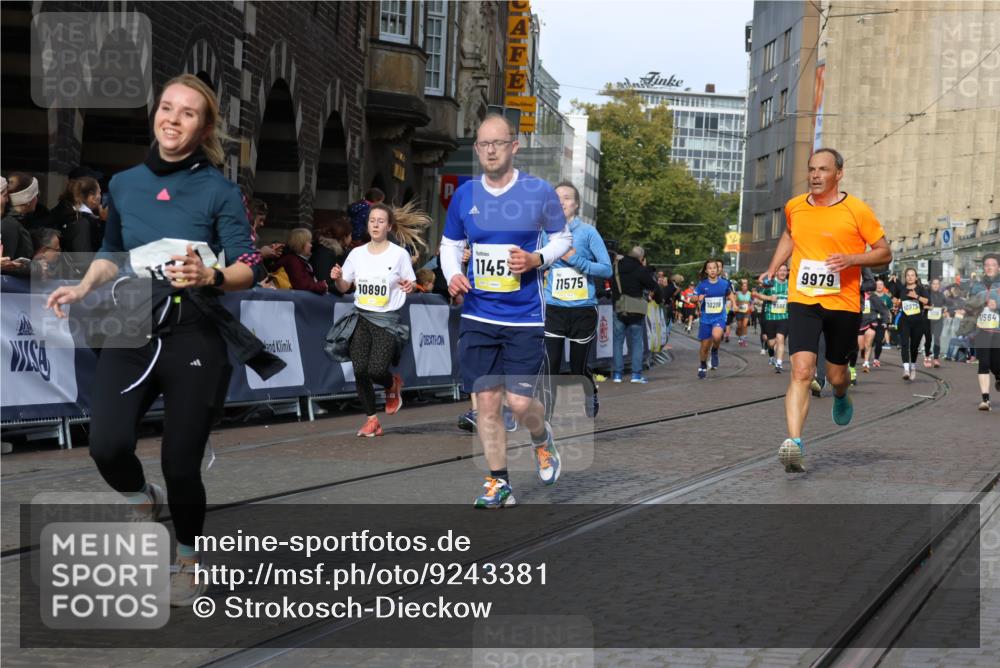 05.10.2025 - 20. swb-Marathon Bremen Strokosch-Dieckow http://msf.ph/oto/9243381 05.10.2025 10:57:47 Ziel 9221, 9979, 10219, 10341, 10651, 10834, 10890, 10975, 11023, 11457, 11469, 11520, 11521, 11564, 11575, 11731, 11744 meine-sportfotos.de