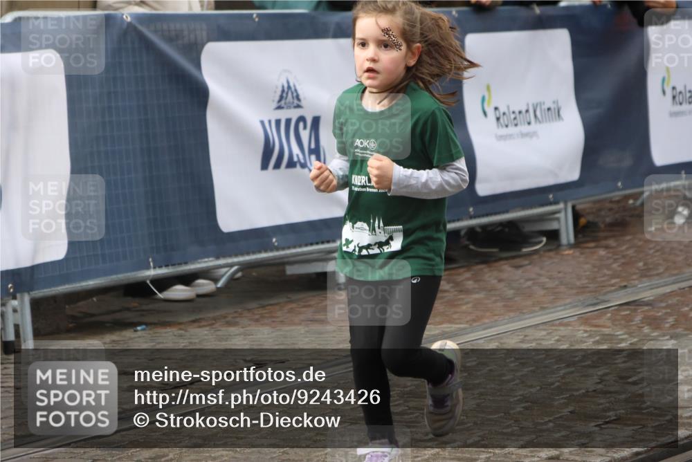 05.10.2025 - 20. swb-Marathon Bremen Strokosch-Dieckow http://msf.ph/oto/9243426 05.10.2025 15:22:57 Ziel  meine-sportfotos.de