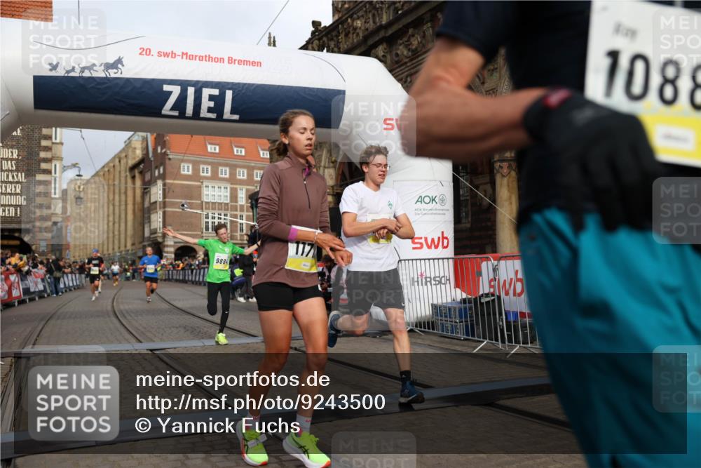 05.10.2025 - 20. swb-Marathon Bremen Yannick Fuchs http://msf.ph/oto/9243500 05.10.2025 10:42:01 Ziel 9884, 10104, 10691, 10880, 11581, 11710 meine-sportfotos.de